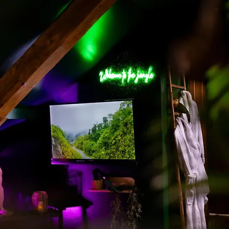 Dynasty Jungle Jacuzzi *