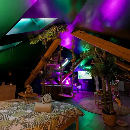 Appartement Dynasty Jungle Jacuzzi *