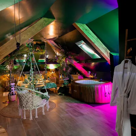 Dynasty Jungle Jacuzzi