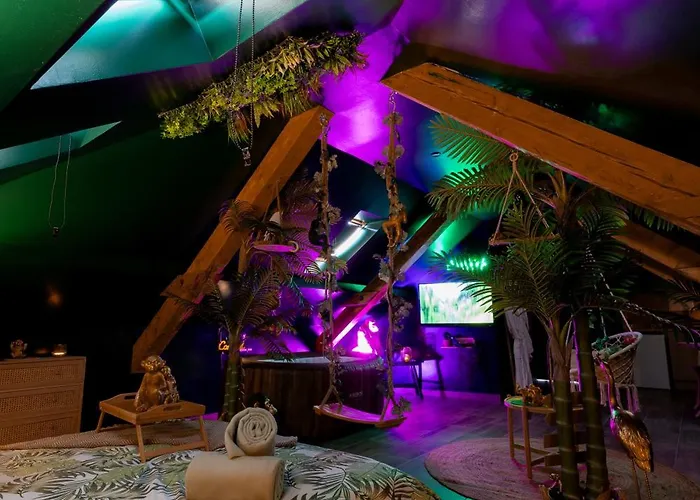 公寓 Dynasty Jungle Jacuzzi *